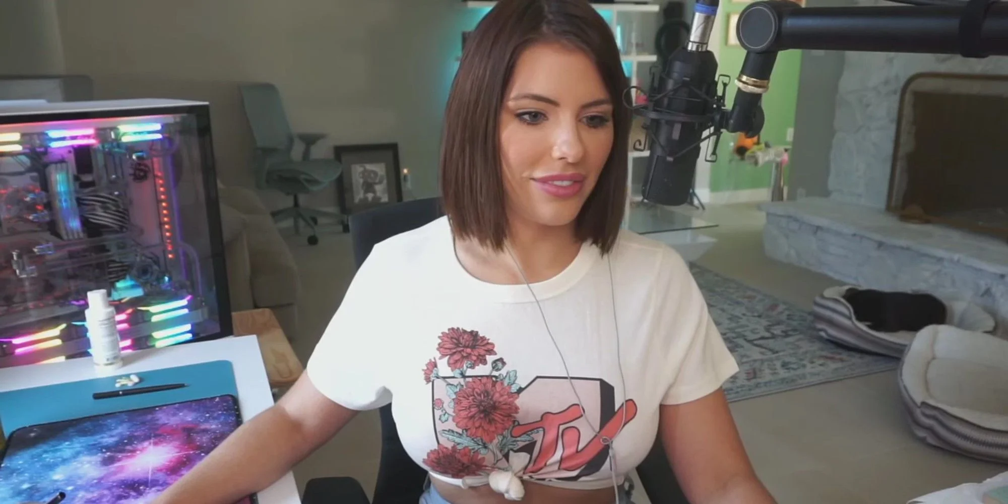Adriana Chechik red carpet