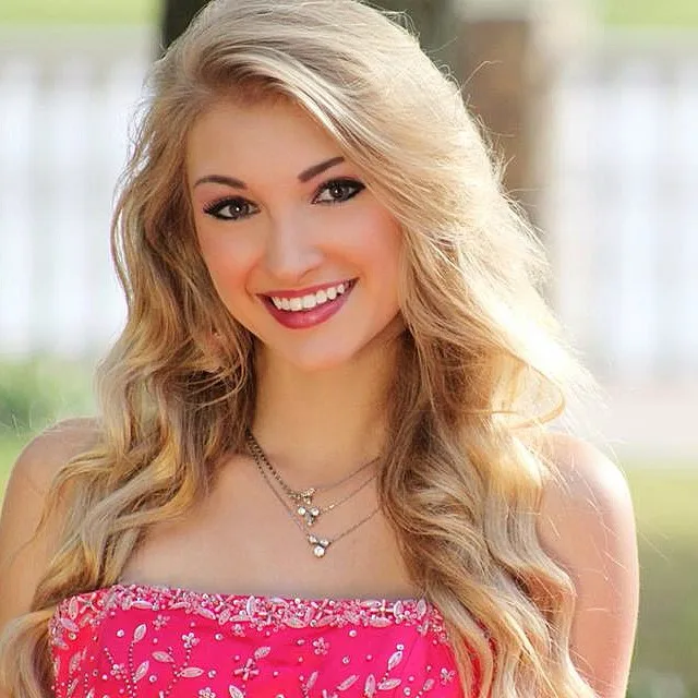 Anna Faith Carlson red carpet
