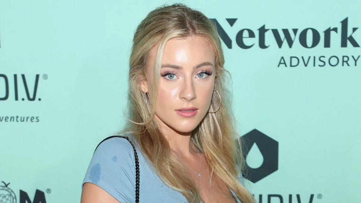 Daisy Keech press shot