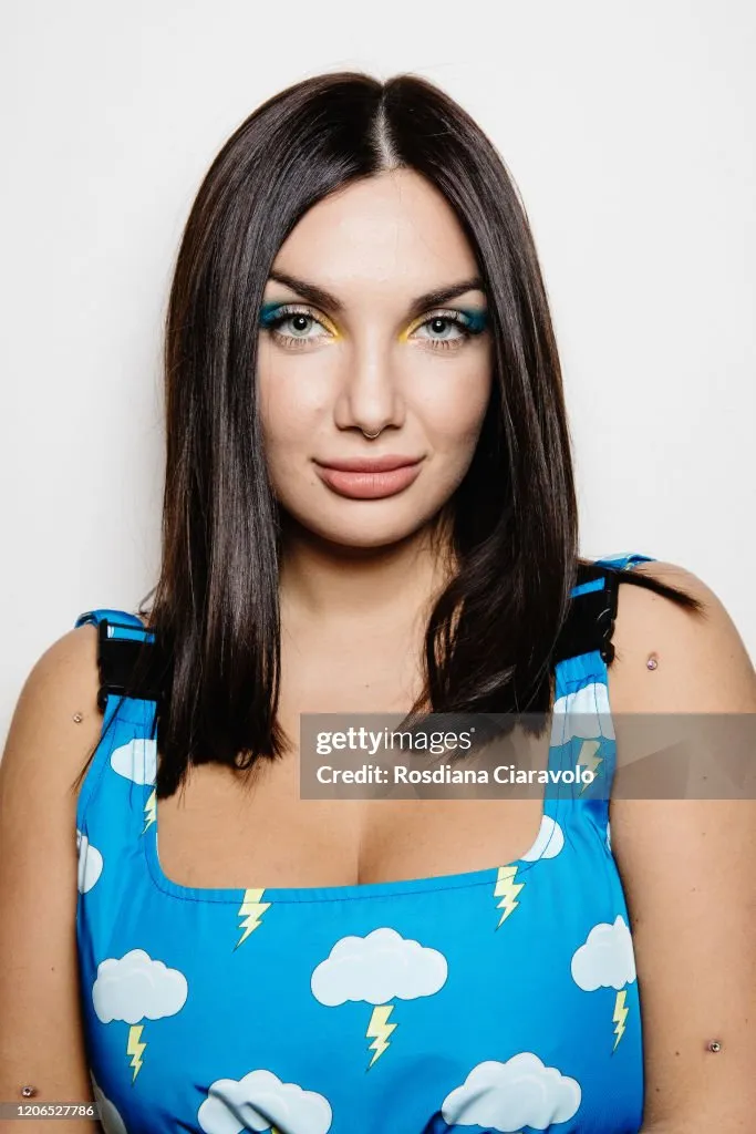 Elettra Lamborghini: erede + reggaeton italiana press shot