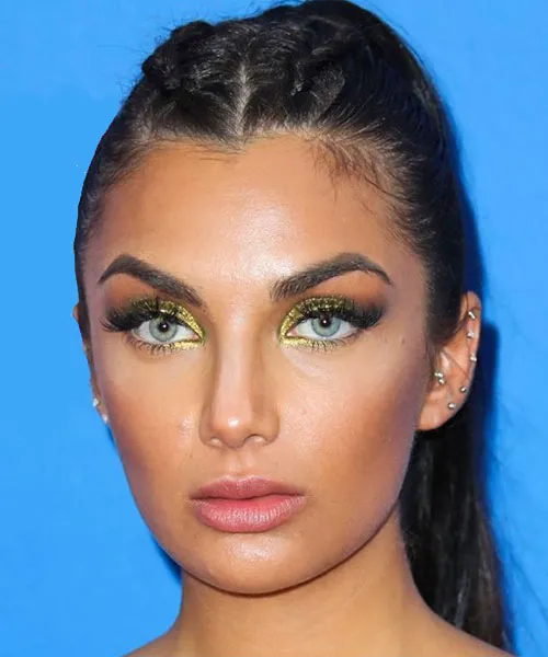 Elettra Lamborghini: erede + reggaeton italiana editorial