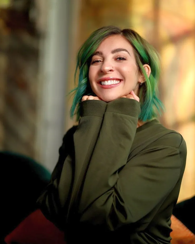 Gabbie Hanna press shot