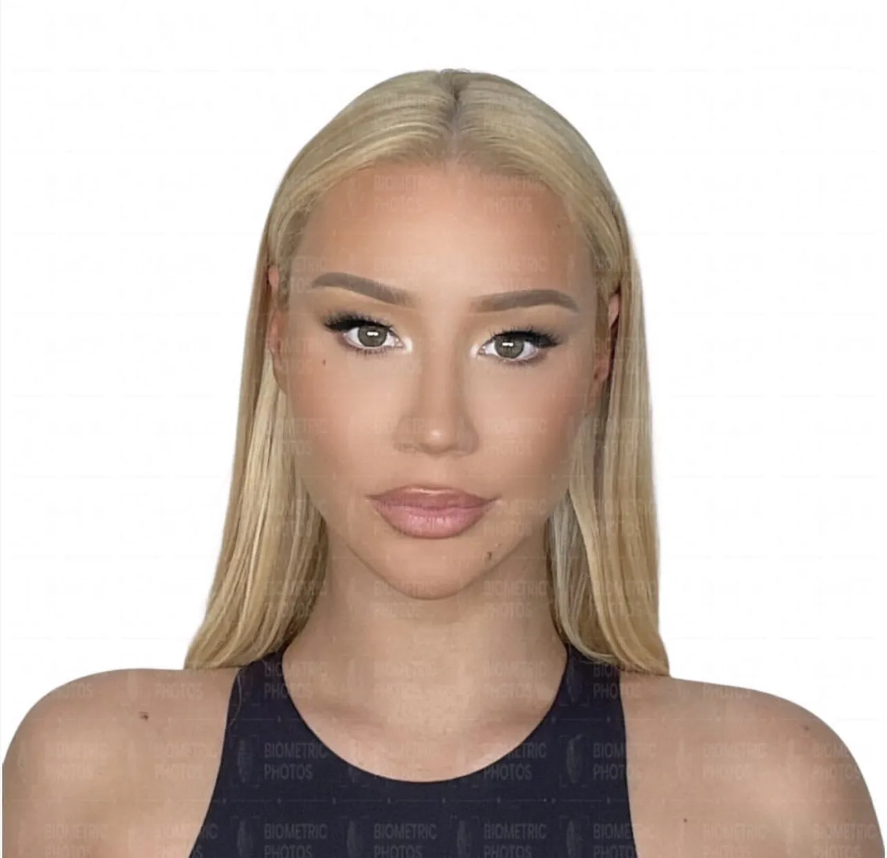 Iggy Azalea red carpet