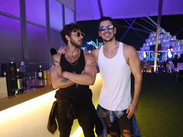 João Vicente revela reação de Chay Suede após exposed editorial