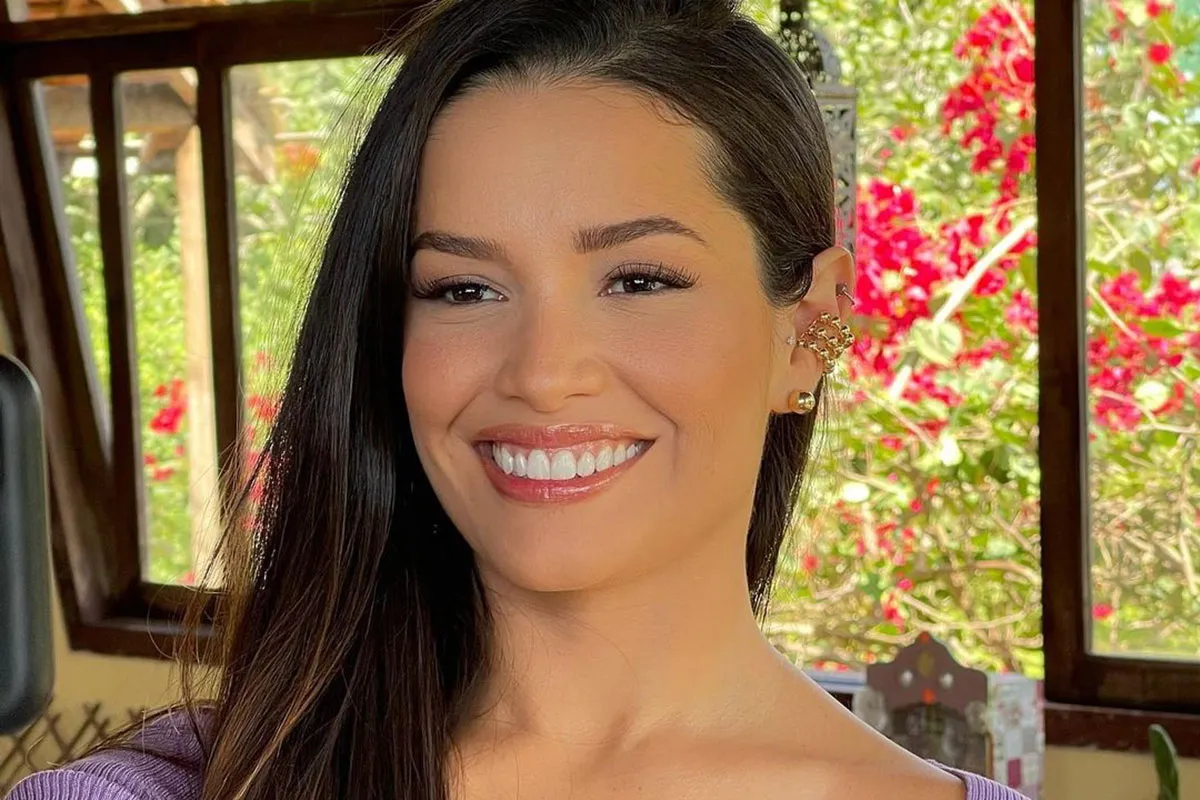Juliette Freire press shot