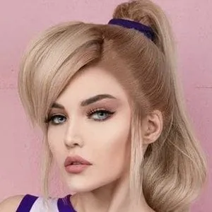 Kalinka Fox editorial