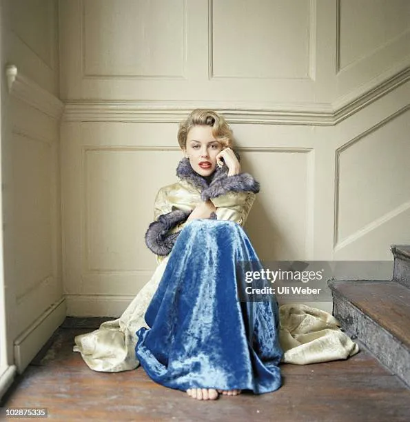 Kylie Minogue press shot