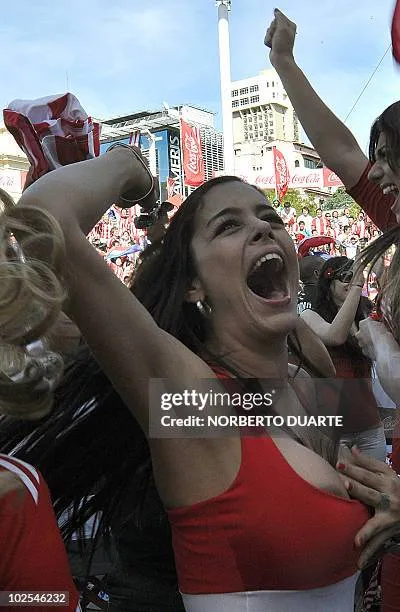 Larissa Riquelme 2010 World Cup: The Phone in the Cleavage red carpet