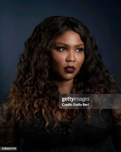 Lizzo press shot