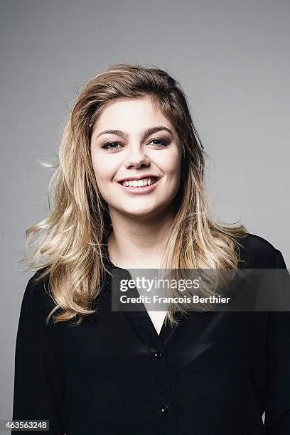 Louane Emera red carpet