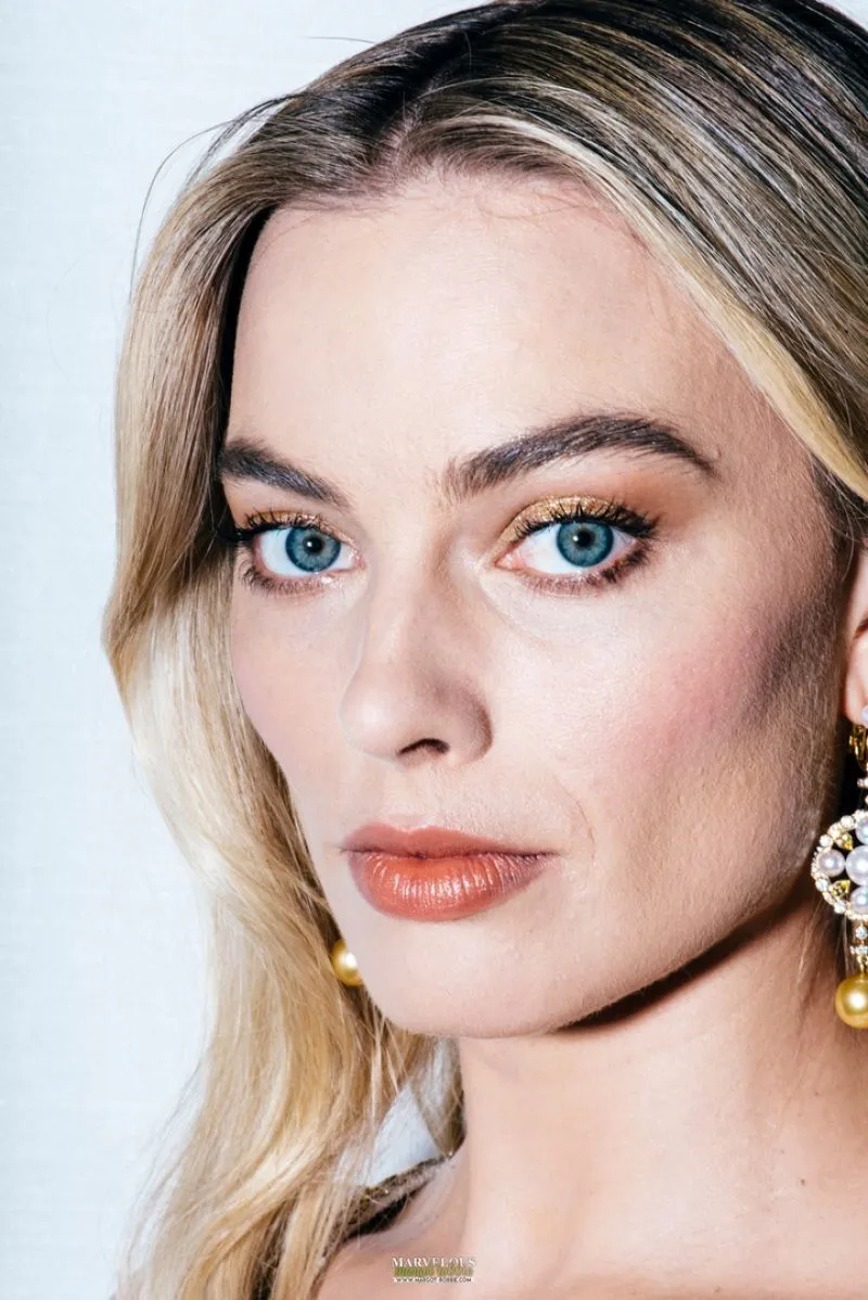 Margot Robbie red carpet