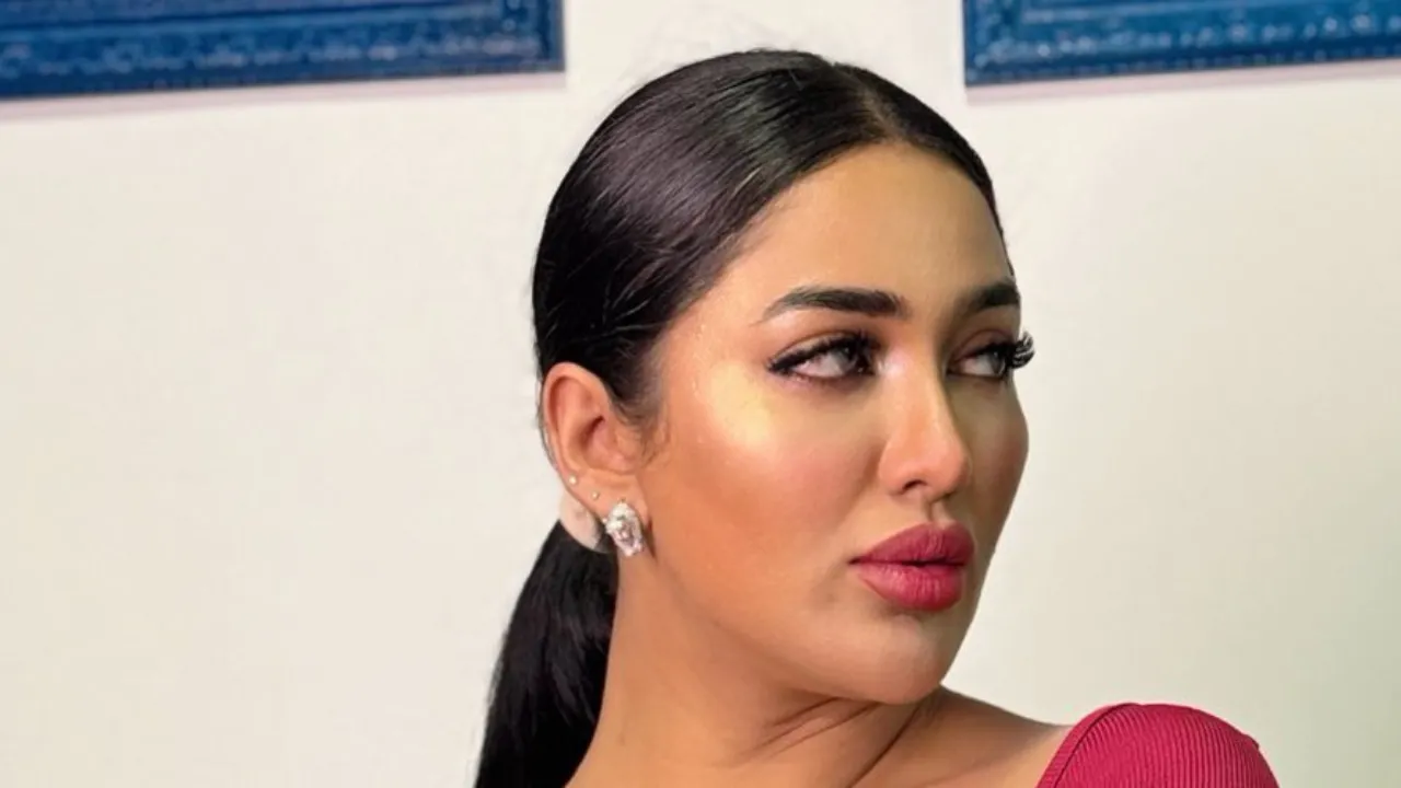 Mathira Pakistan Viral Retrospective: Late Night Show Host red carpet