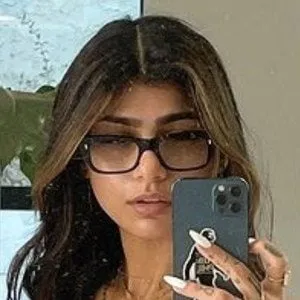 Mia Khalifa headshot 2024