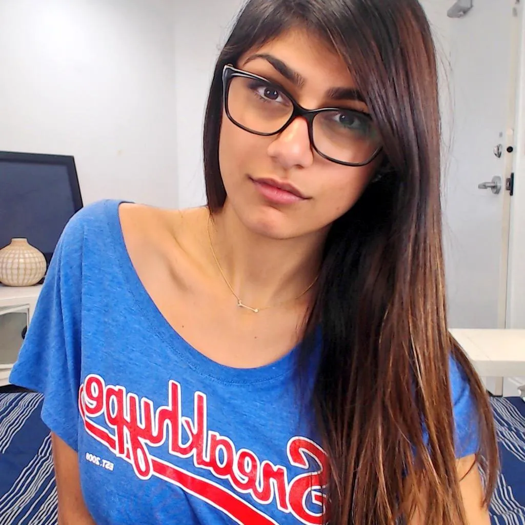 Mia Khalifa press shot