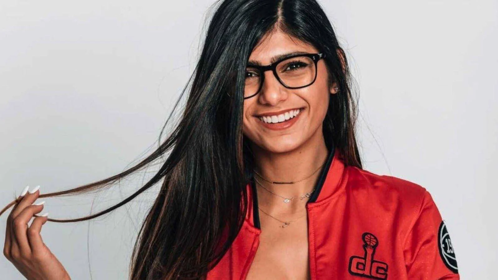 Mia Khalifa press shot