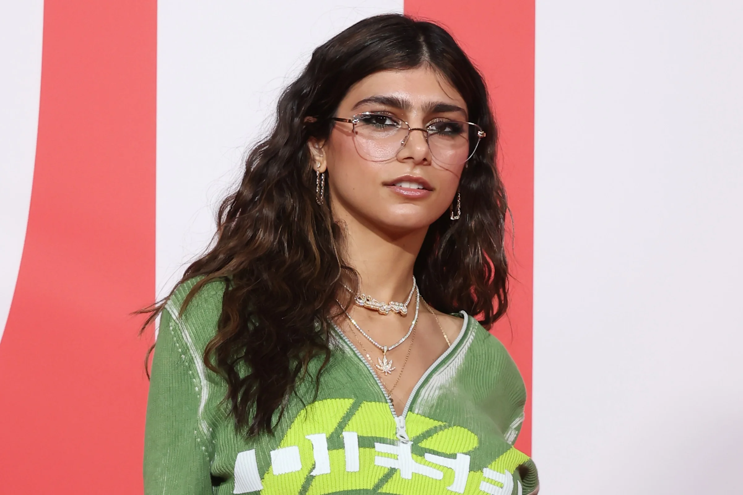 Mia Khalifa red carpet
