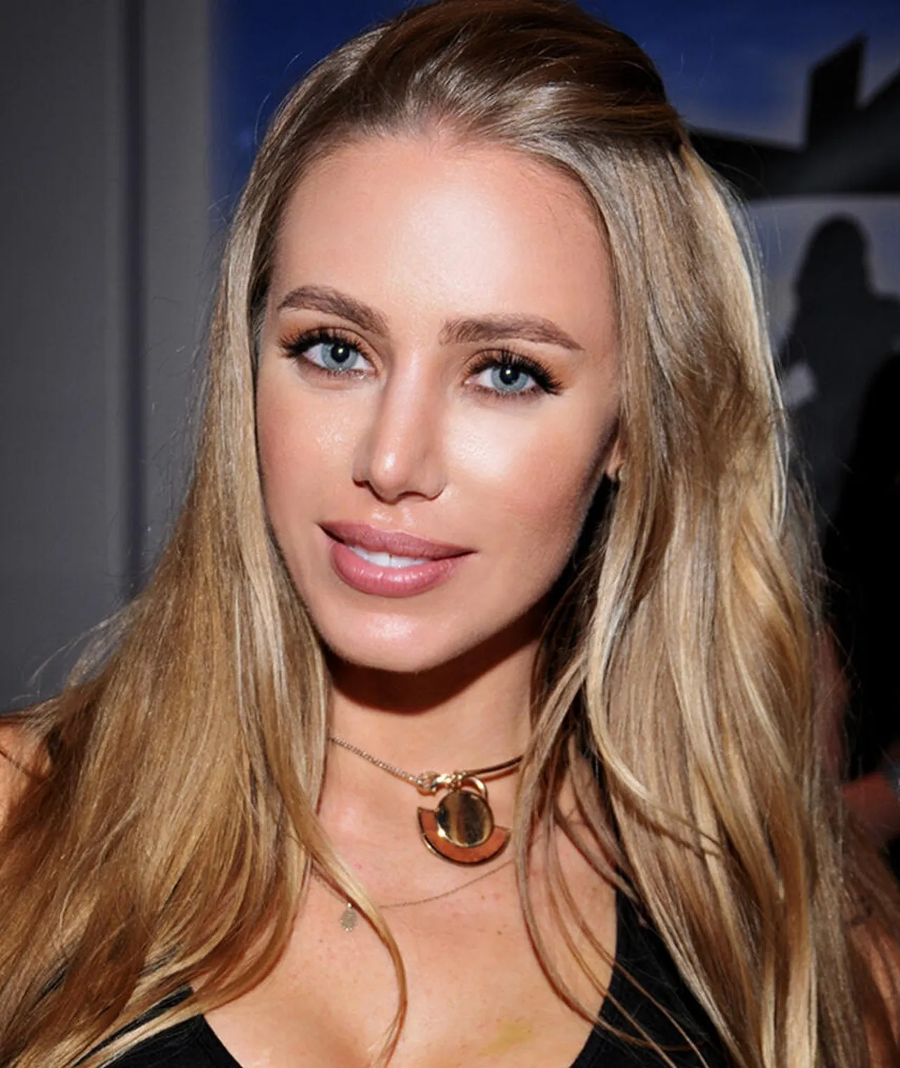 Nicole Aniston press shot