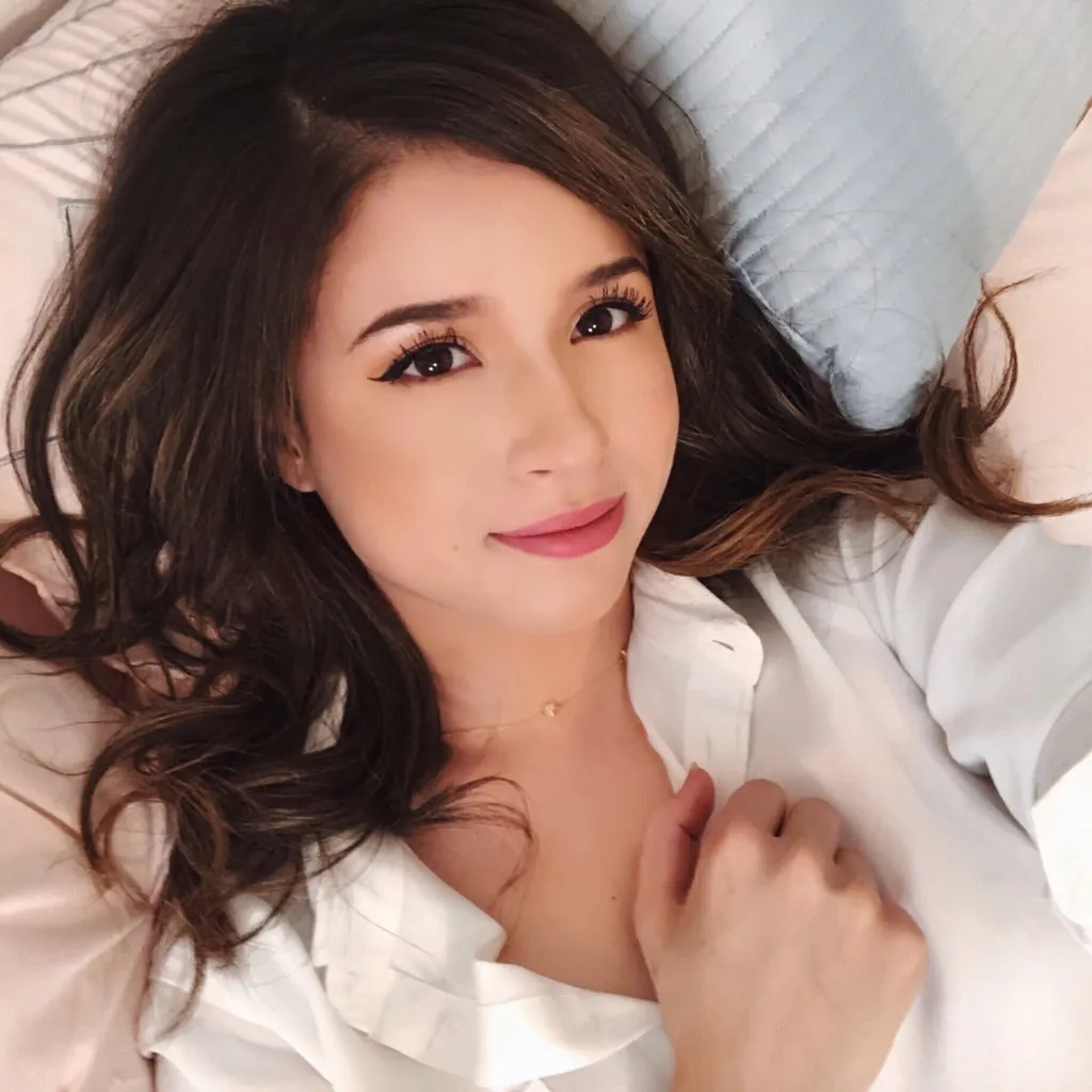 Pokimane headshot 2024