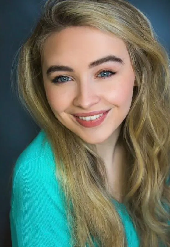 Sabrina Carpenter headshot 2024