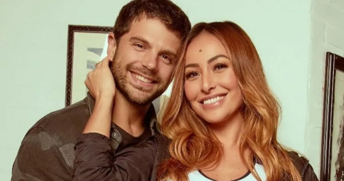 Sabrina Sato: 25 anos de TV brasileira e Duda Nagle editorial