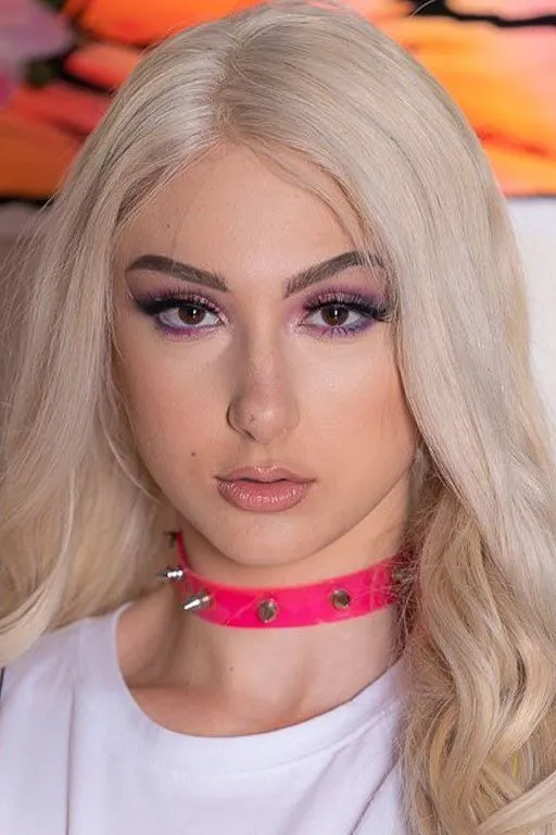 Skylar Vox headshot 2024