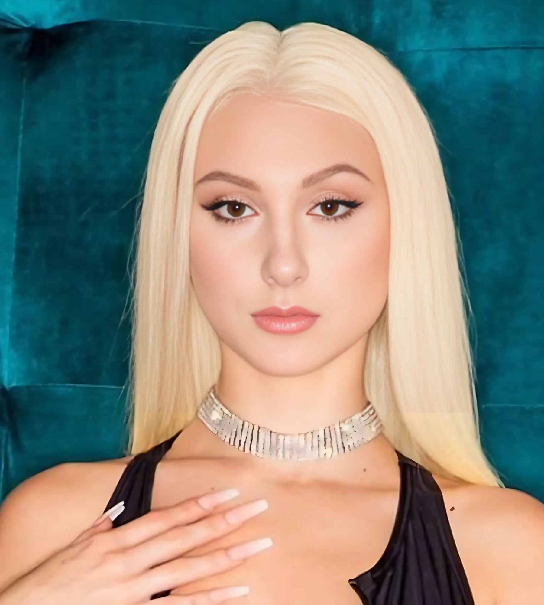 Skylar Vox press shot