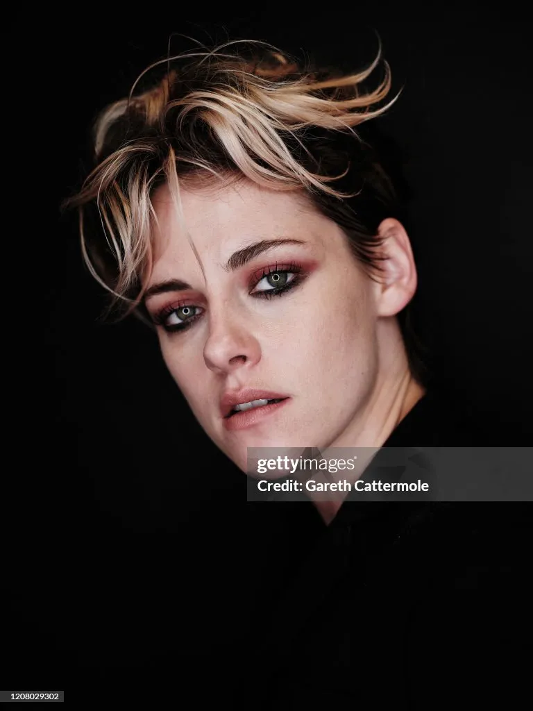 Stella Maxwell Leak: Victoria's Secret Angel + Kristen press shot