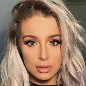 Tana Mongeau editorial