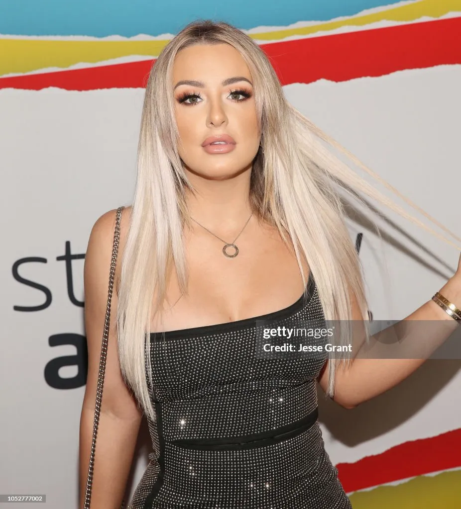 Tana Mongeau red carpet